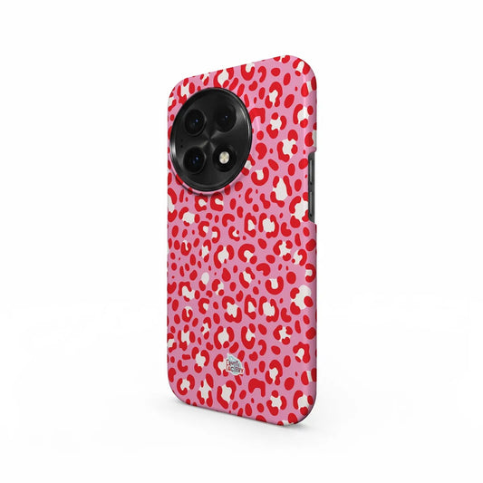 Coque antichoc OnePlus léopard rose, vue trois quarts