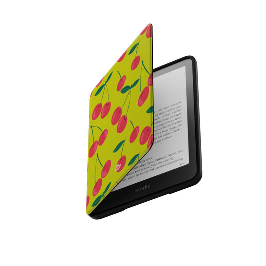 Coque Kindle motif cerise vert, rabat ouvert laissant apparaître la liseuse Kindle