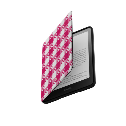 Coque Kindle motif néo-carreau Vichy rose, rabat ouvert laissant apparaître la liseuse Kindle