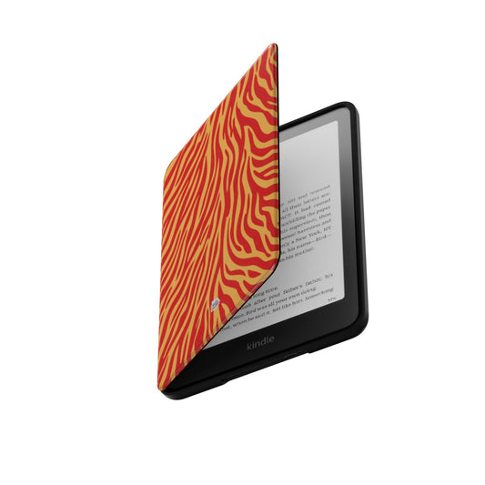 Coque Kindle motif zèbre orange, rabat ouvert laissant apparaître la liseuse Kindle