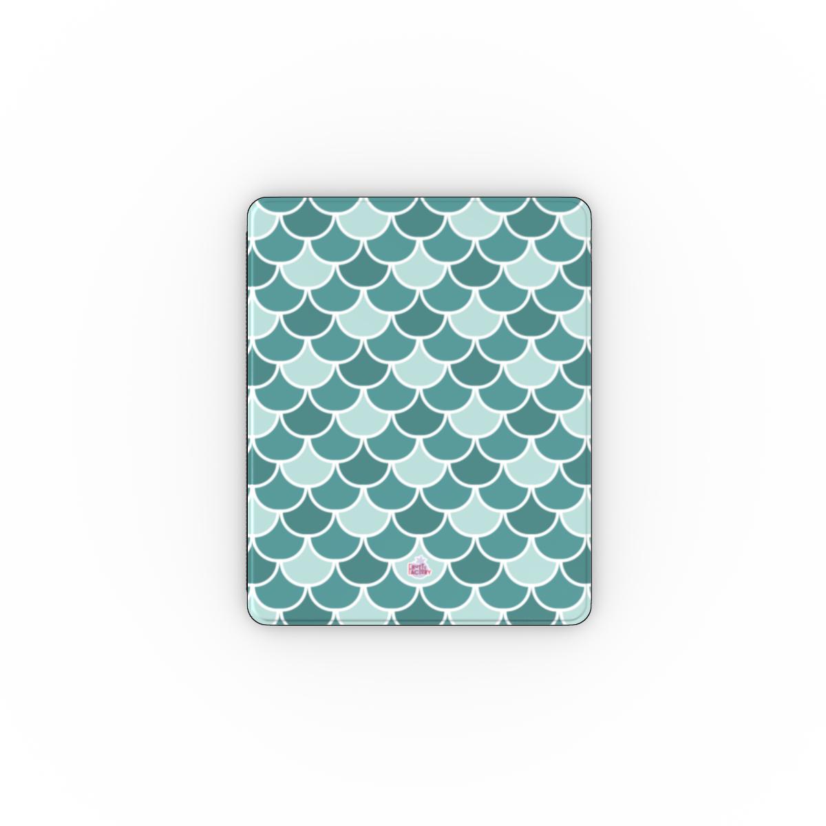 Coque iPad motif écailles vert, vue de face