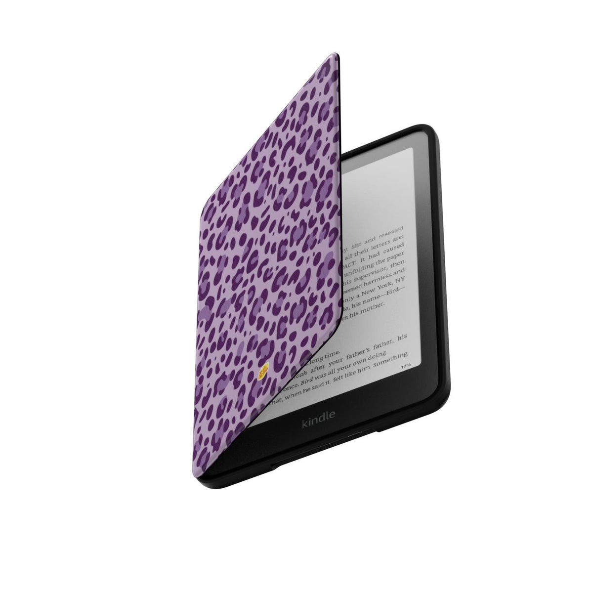 Coque Kindle motif léopard mauve, rabat ouvert laissant apparaître la liseuse Kindle