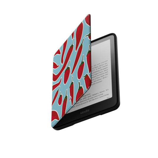 Coque Kindle motif piment bleu, rabat ouvert laissant apparaître la liseuse Kindle